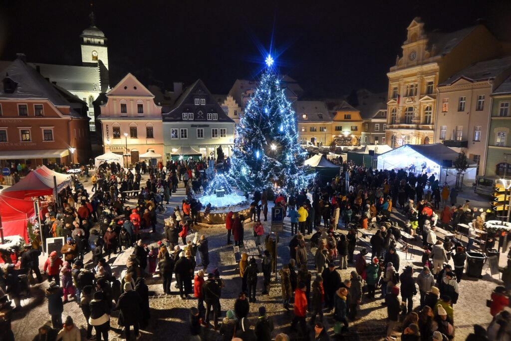 Adventní náměstí Míru v České Kamenici 2023