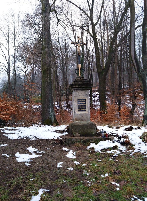 Kříž na Zeleném vrchu před restaurováním